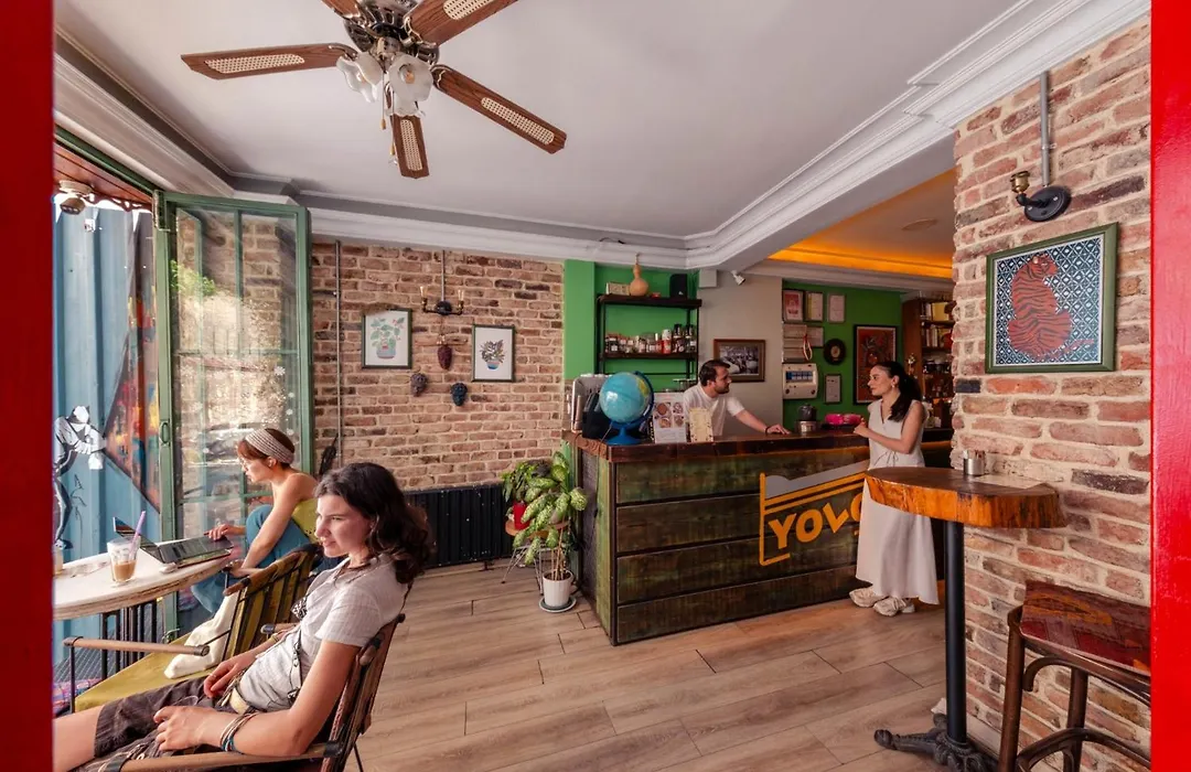 Yolo Hostel-1