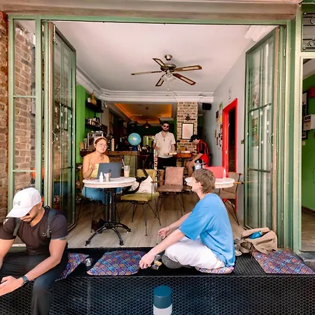 Yolo Hostel-3