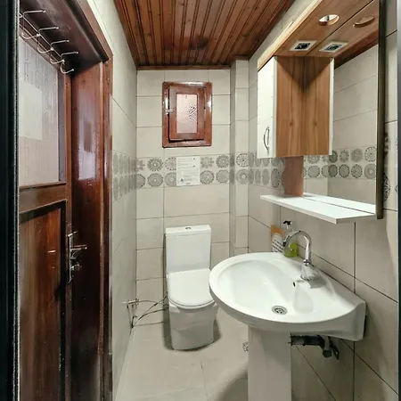 Yolo Hostel-3